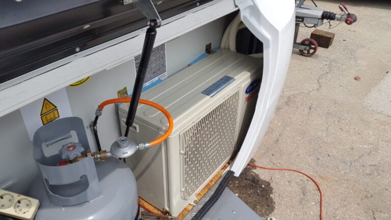 카라반 가스레인지 및 보일러 점화 불량의 주원인인 30mbar LPG 가스 레귤레이터(감압기) 점검